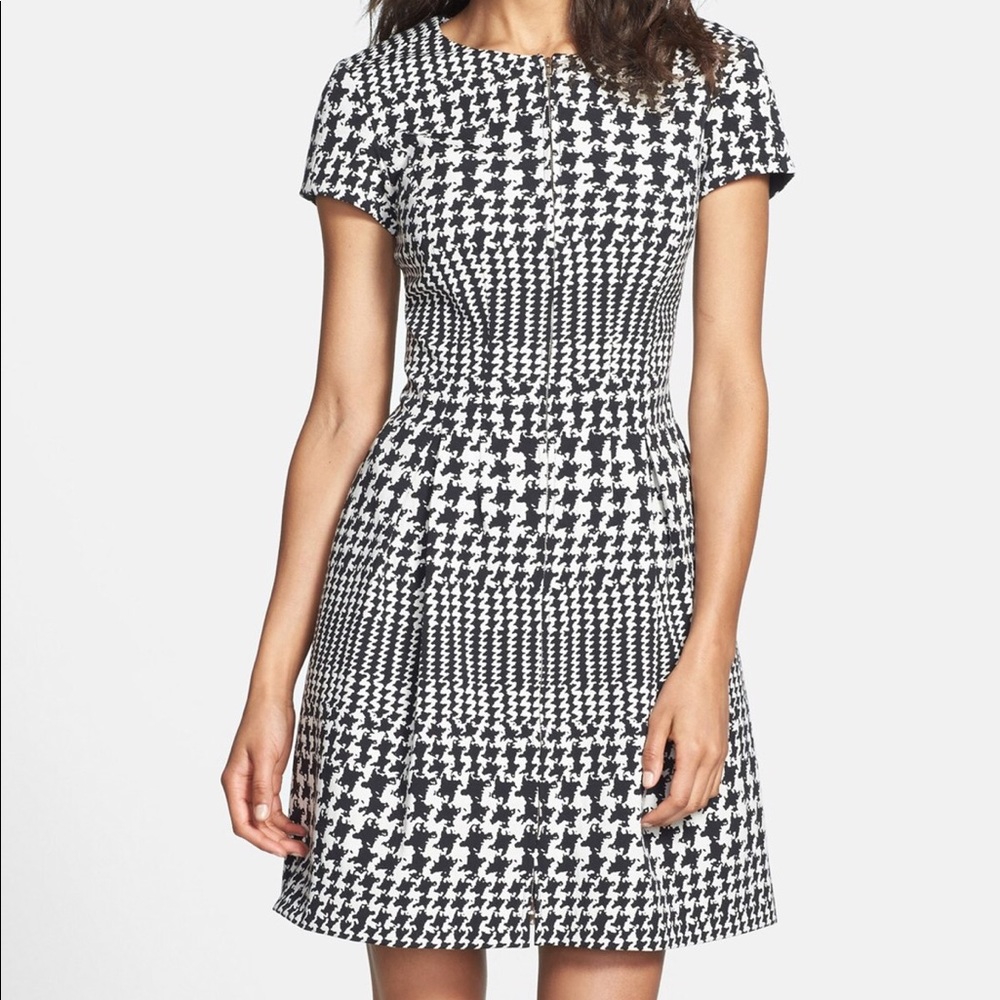 Eliza J Houndstooth Short Sleeve Dress Size 6